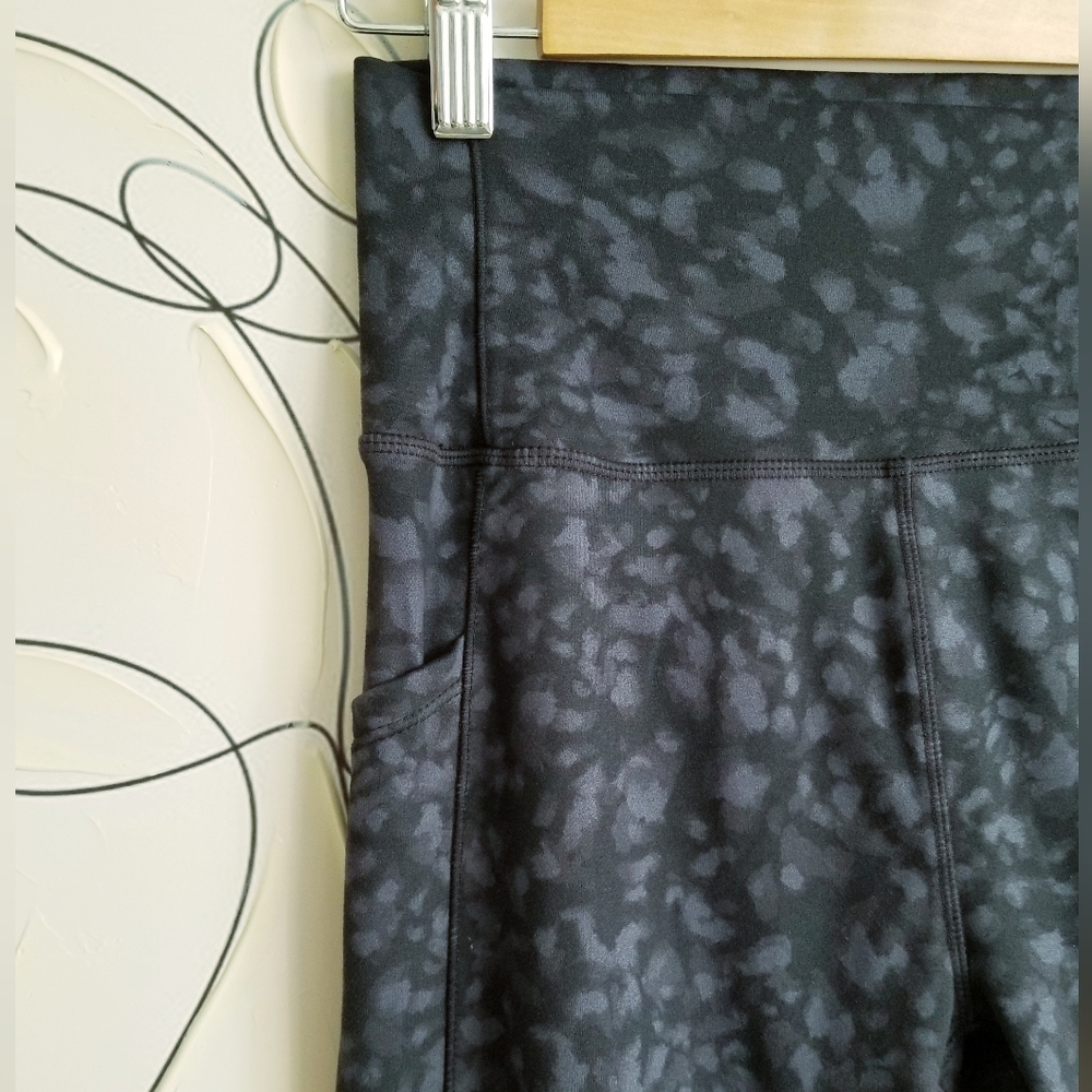 ❗CLEARANCE❗Bundle of 3 High-Waisted Leggings (2 GapFit + 1 DKNY Sport) - Picture 4 of 11